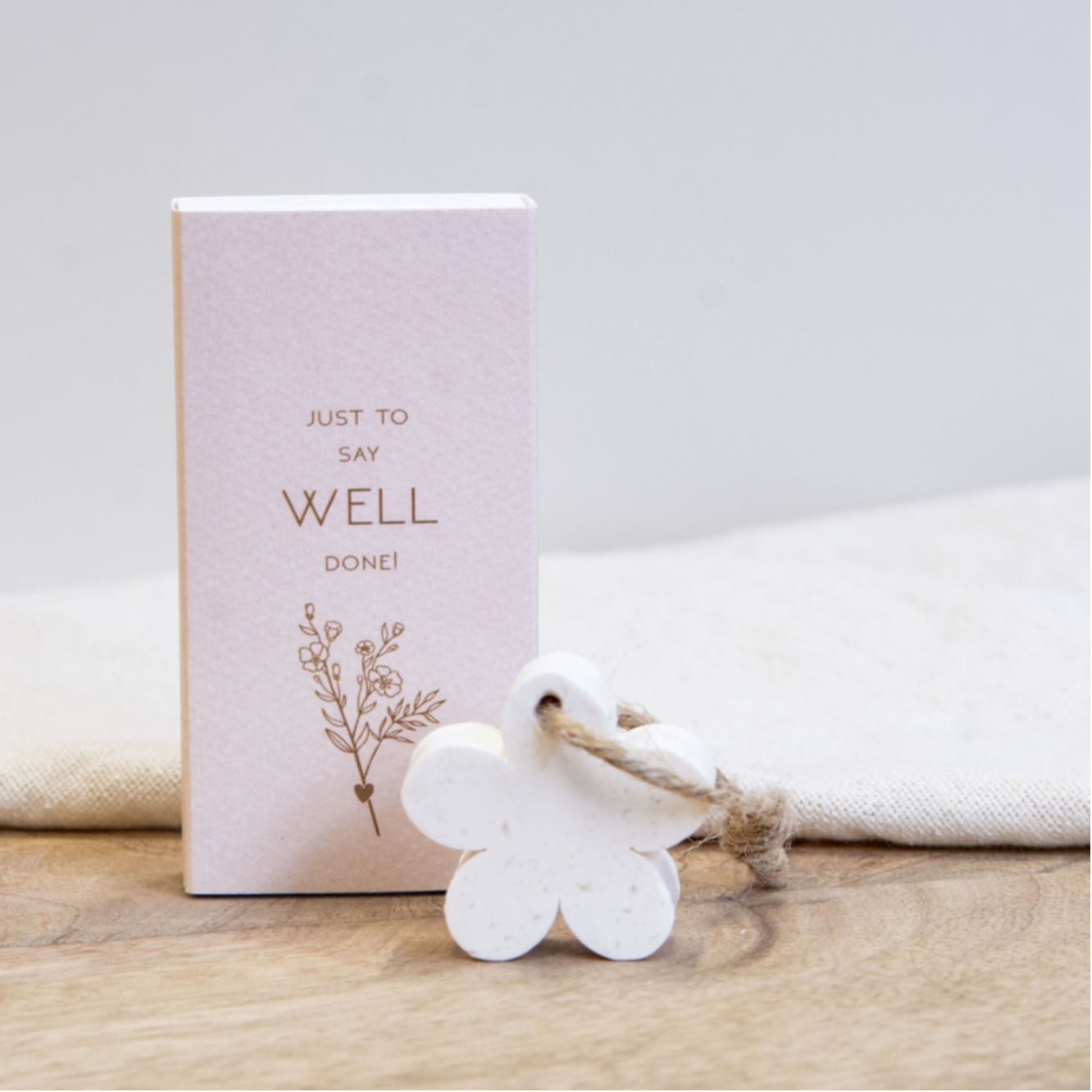 Label2X Mini giftbox met zeepbloemetje just to say well done woonaccessoires homedecoratie