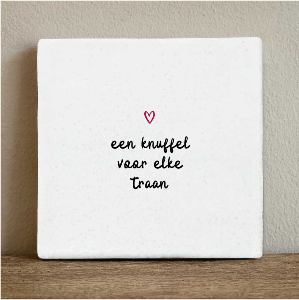 Label2X Tegeltje een knuffel voor elke traan Tegeltje een knuffel voor elke traan woonaccessoires homedecoratie