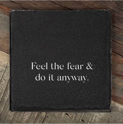 Label2X Tegeltje feel the fear woonaccessoires homedecoratie