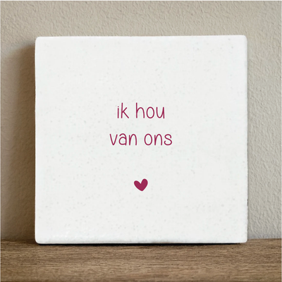 Label2X Tegeltje Ik hou van ons handwritten Tegeltje Ik hou van ons handwritten woonaccessoires homedecoratie