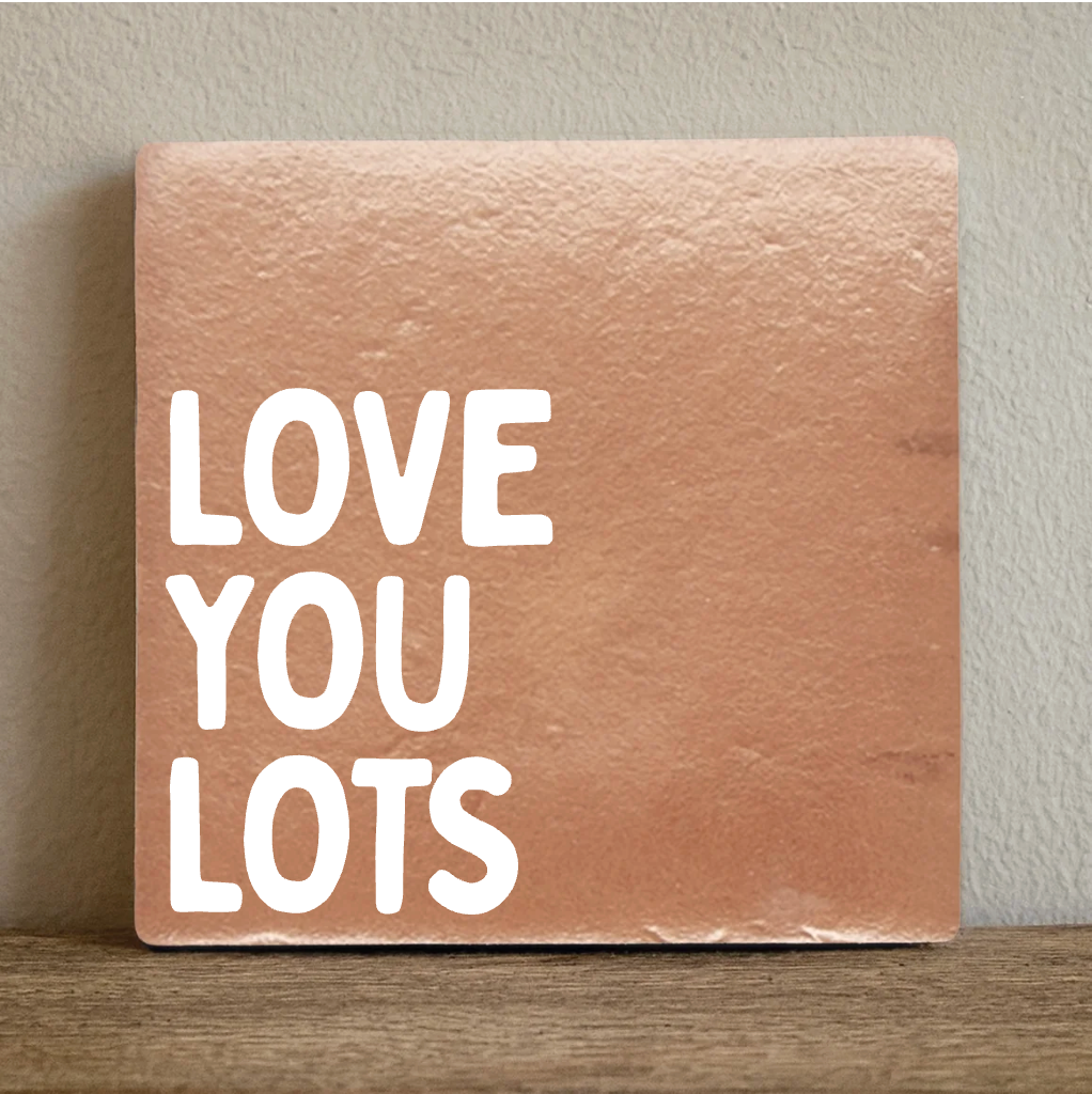 Label2X Tegeltje love you lots Tegeltje love you lots woonaccessoires homedecoratie