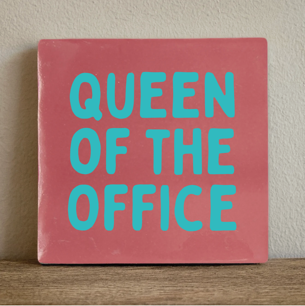 Label2X Tegeltje queen of the office Tegeltje queen of the office woonaccessoires homedecoratie