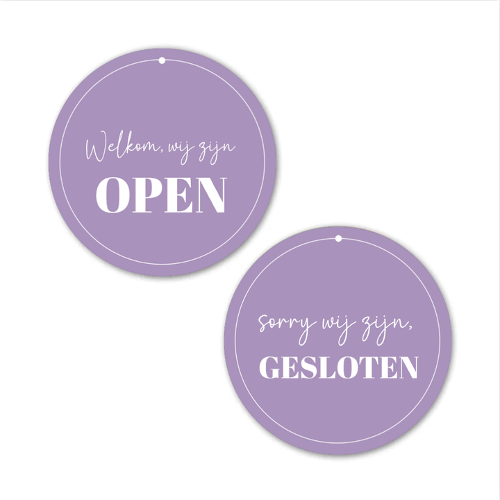 Welkom We Zijn Open , Kom In Een Bordje Met Een Bordje Op Een Bord Dat Door Glazen Deur Hangt Welkomstwoord Staan Voor Gebarentelmerk De Voorwinkel Image184347941
