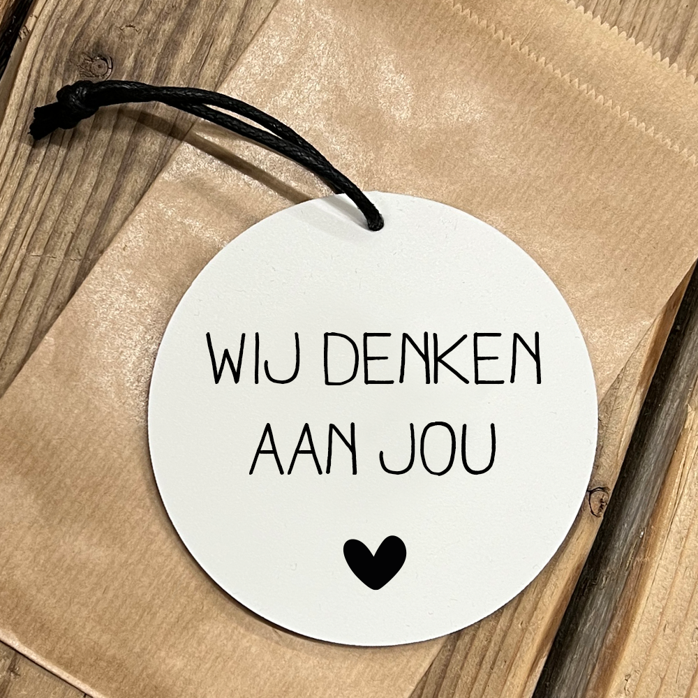 Label2X Minigift Minigift ronde hanger wij denken aan jou 6090345556533 MGT-034 woonaccessoires homedecoratie
